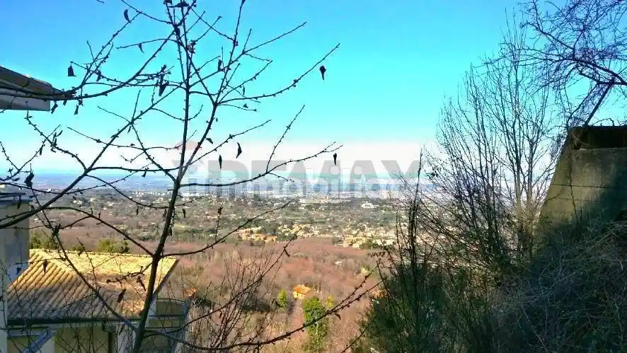 Appartamento in vendita a Rocca di Papa