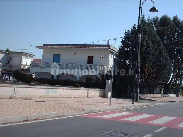 Palazzo - Edificio in vendita a Castel Volturno