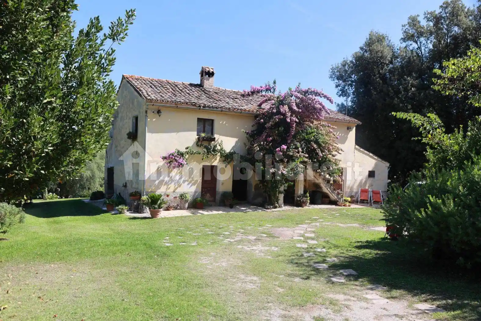Rustico - Casale in vendita a Macerata