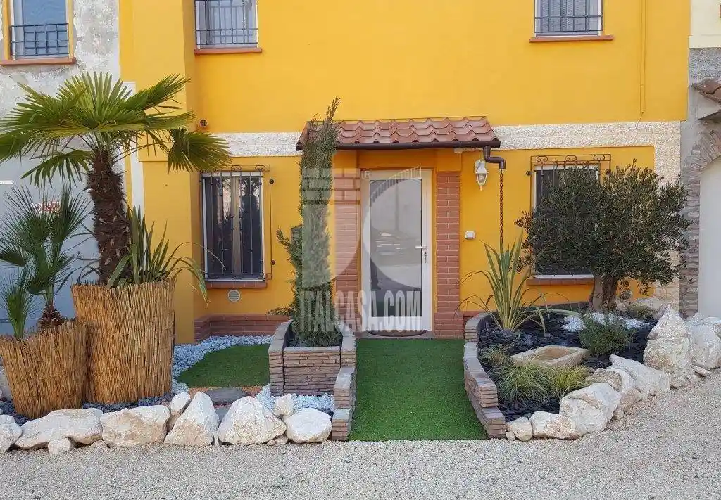 Casa indipendente in vendita a Borgo Virgilio