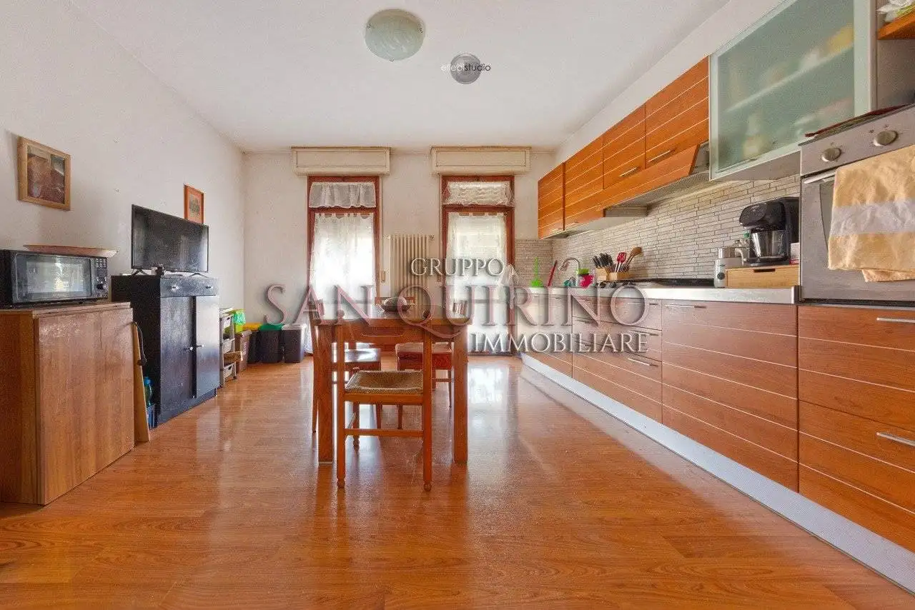 Trilocale via Camillo BensoCOnte Di Cavour 26, Centro, Fabbrico - foto 5