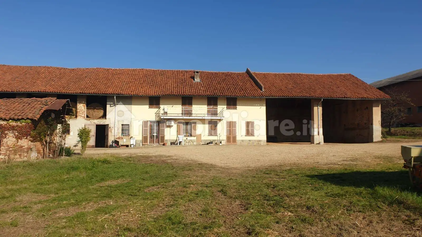 Cascina via Artuffi 61, Centro, Ceresole Alba - foto 2