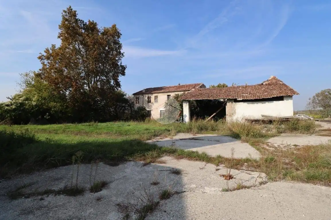 Rustico - Casale in vendita a Villimpenta