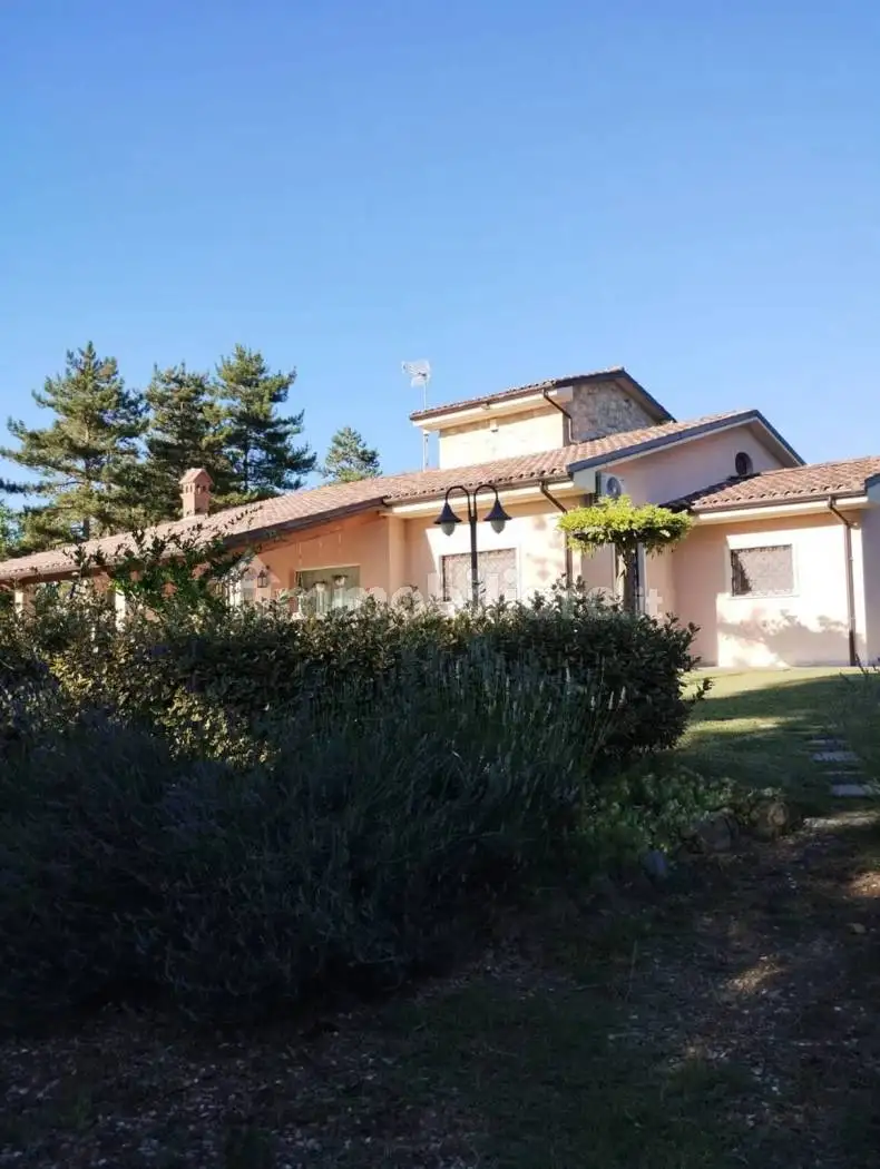 Villa in vendita a Arezzo