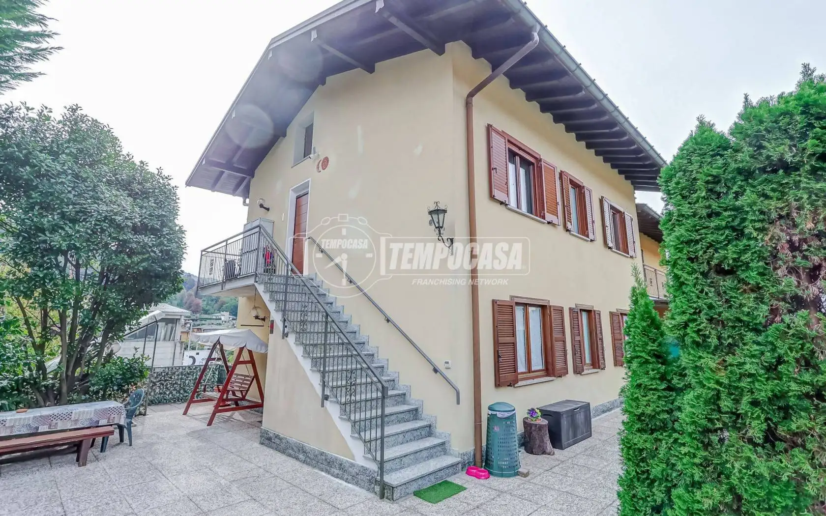 Villa in vendita a Marchirolo