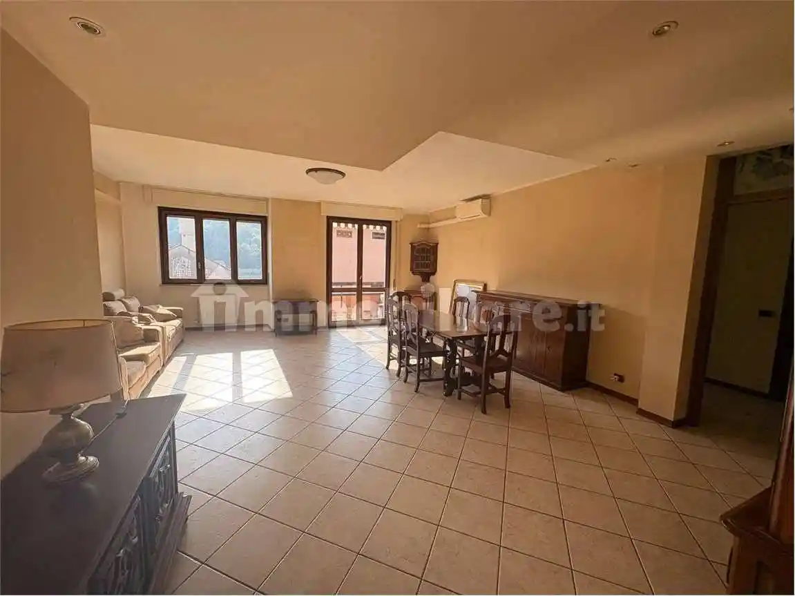 Trilocale via Crispi, 66, Montello, Varese - foto 3