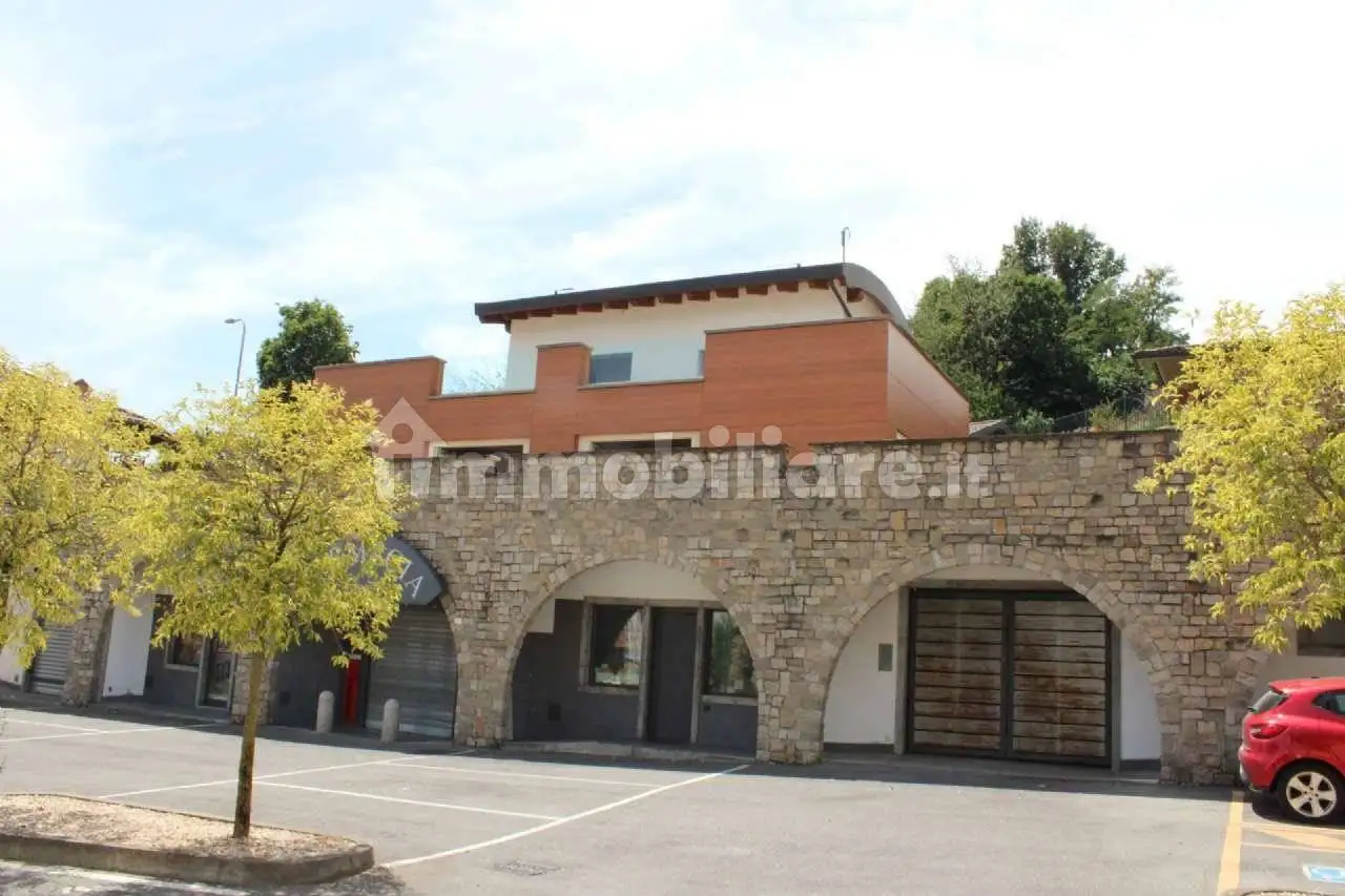 Villa in vendita a Barzana