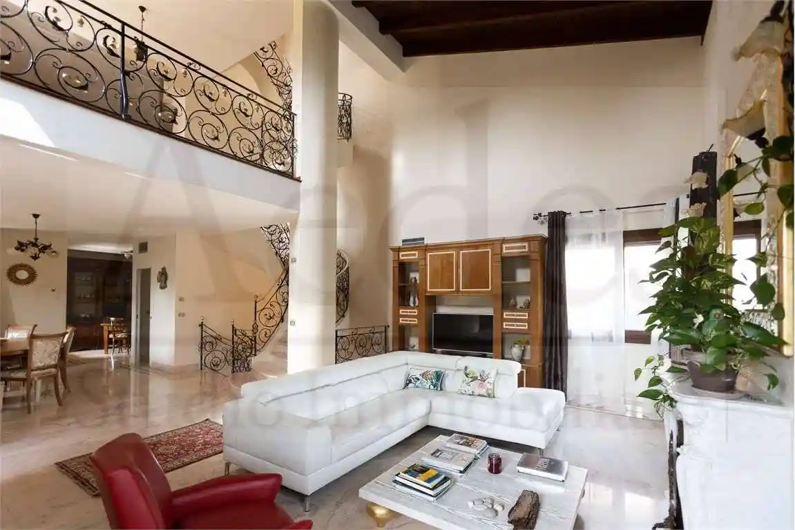 Villa in vendita a Modena