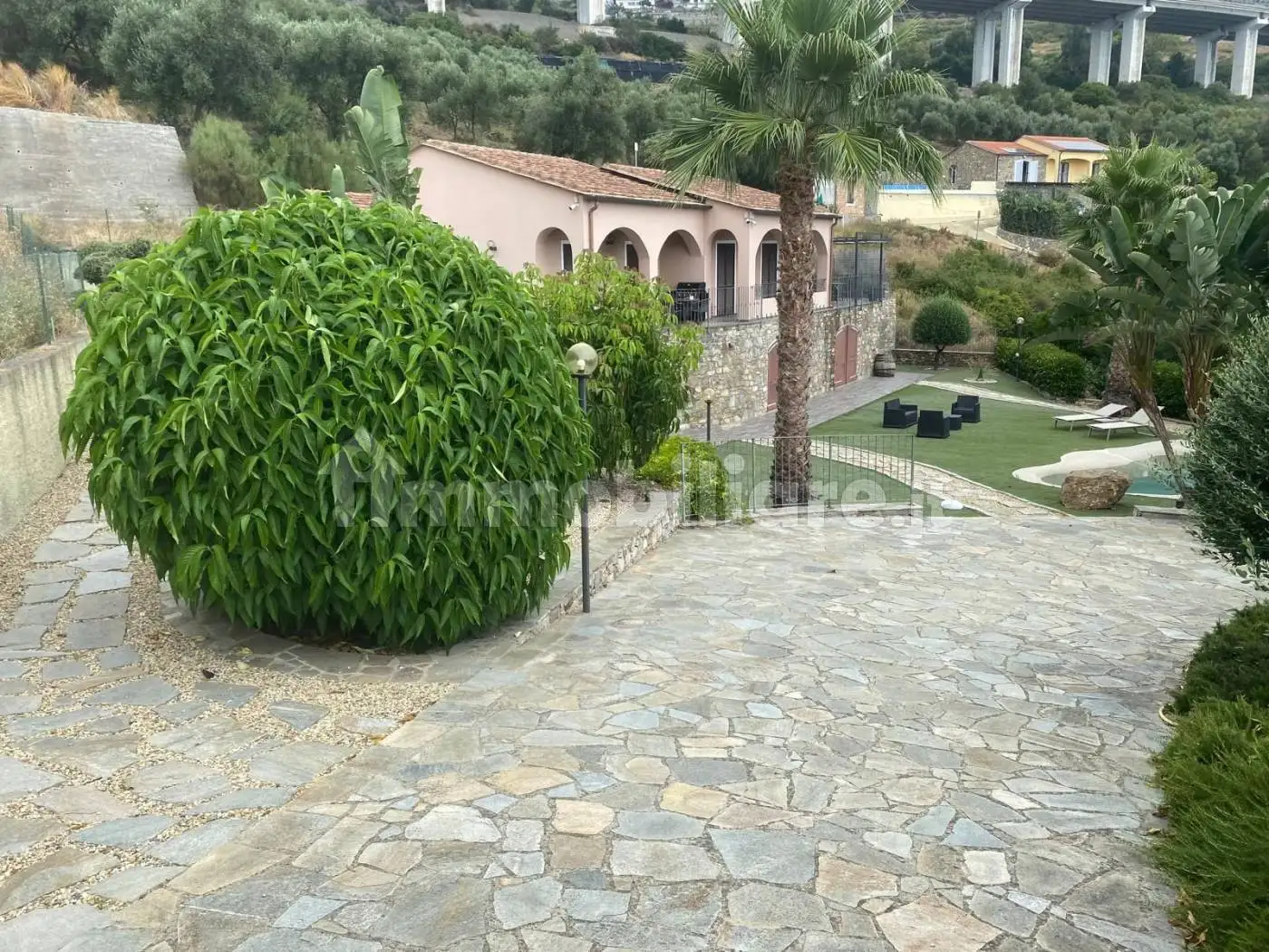 Villa in vendita a Cipressa