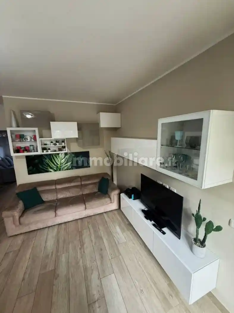 Quadrilocale via Rombon 57, Quartiere Feltre, Milano - foto 4