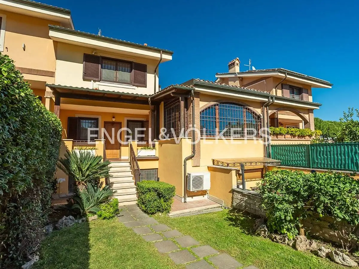 Villa a schiera in vendita a Roma