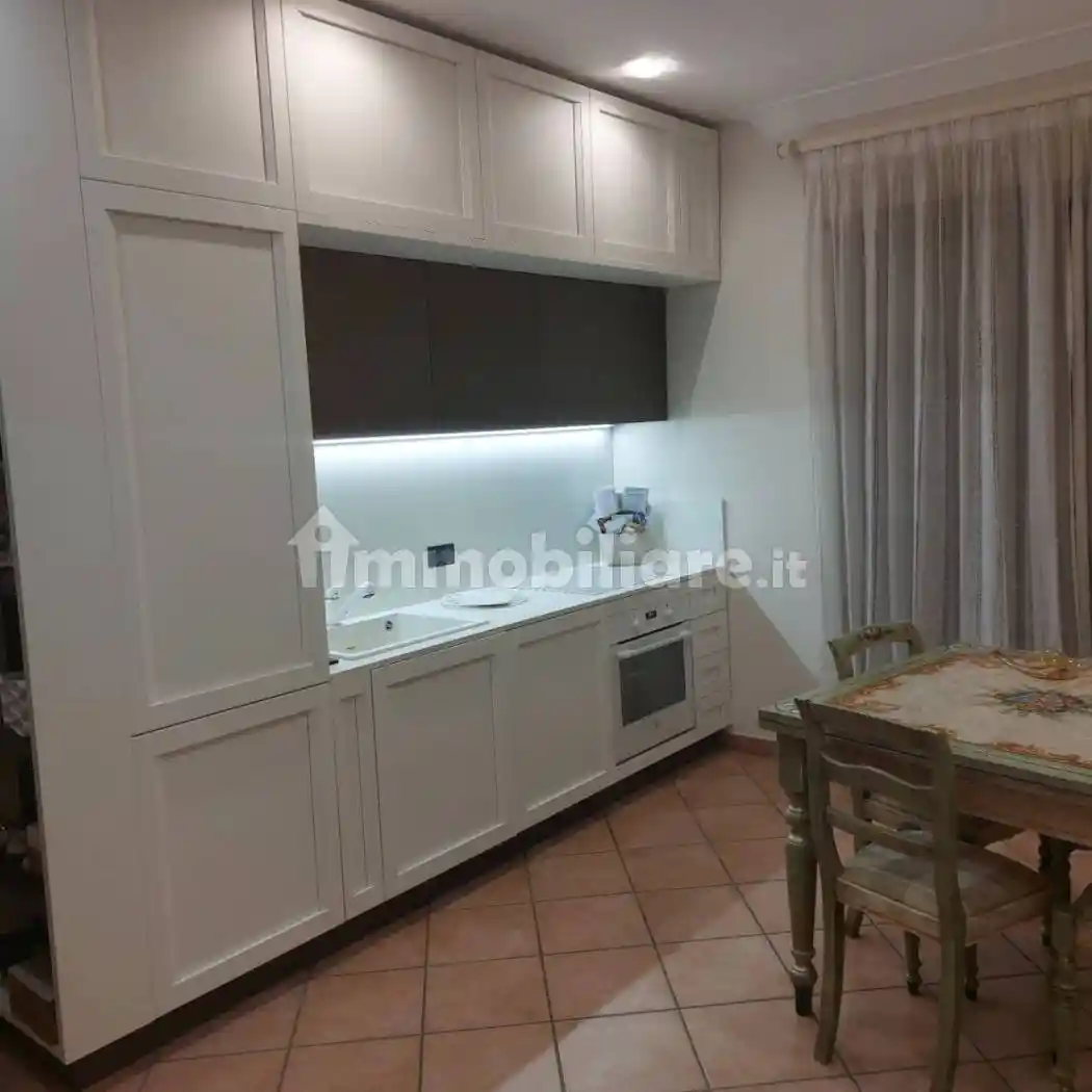 Trilocale via Gravina di Puglia, Torre Gaia, Roma - foto 5