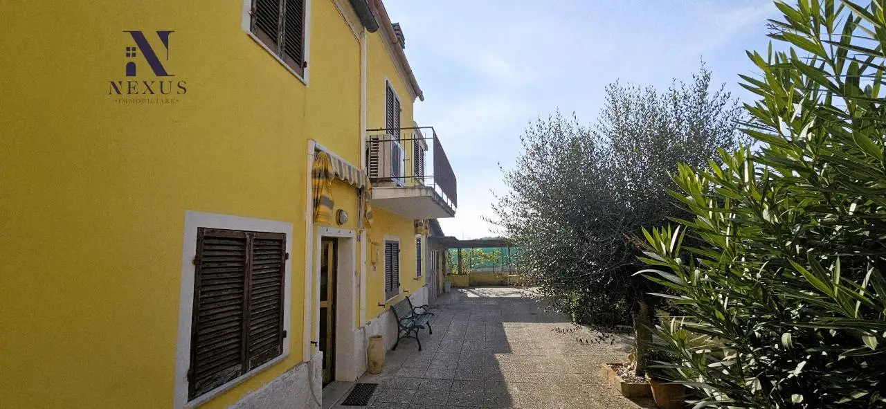 Casa indipendente in vendita a Fano