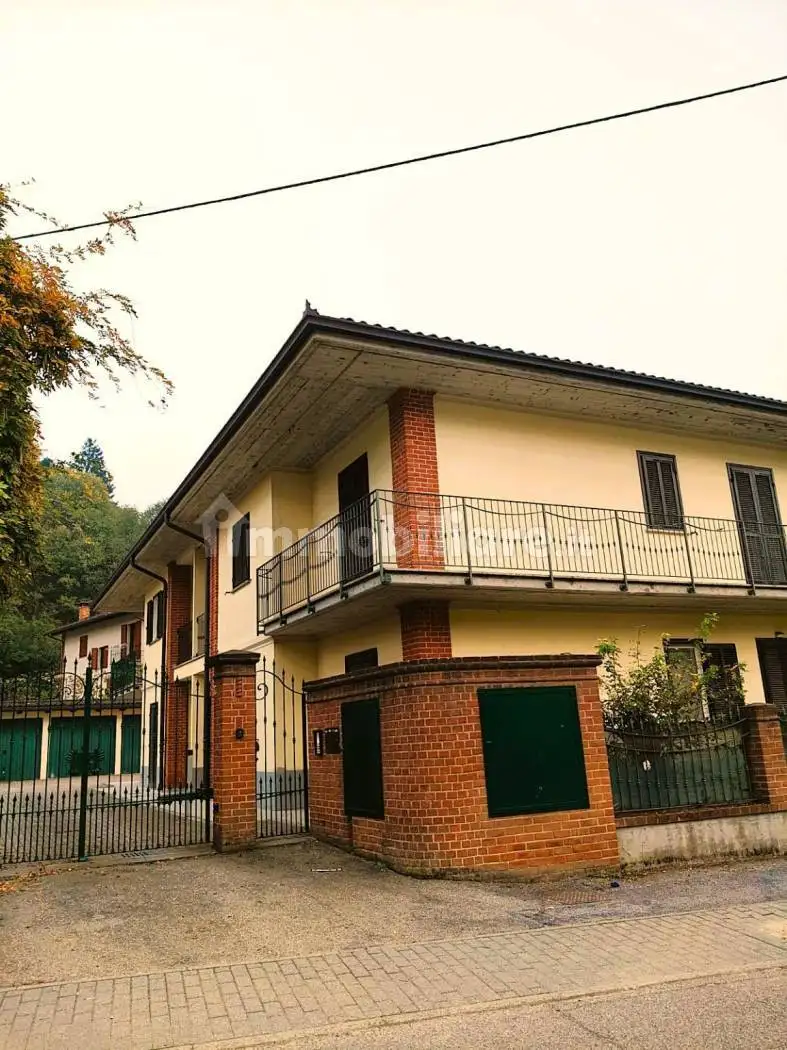 Trilocale via Valdrocco 2, Centro, Castelnuovo Don Bosco