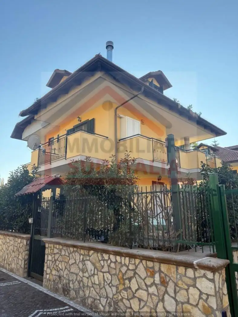 Villa in vendita a Giugliano in Campania
