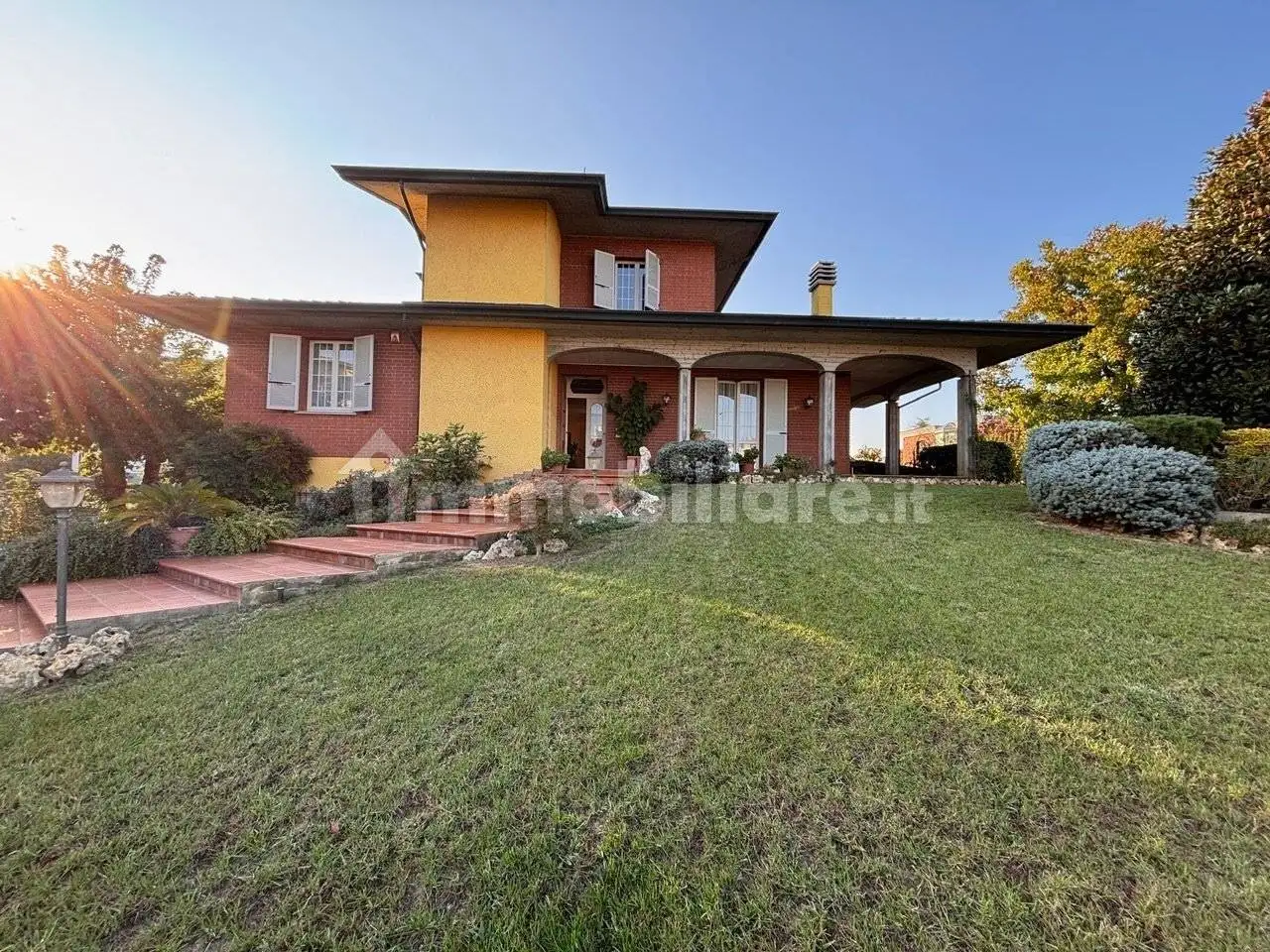 Villa in vendita a Cadeo