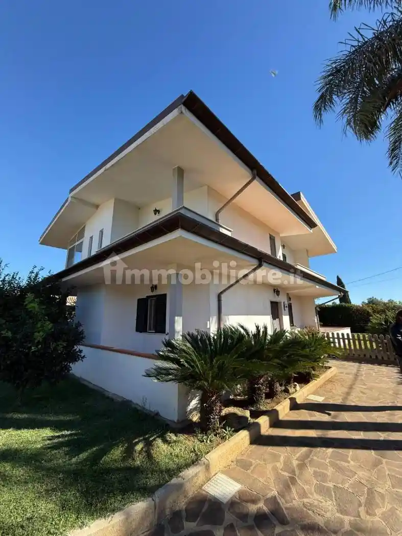 Villa in vendita a Cisterna di Latina