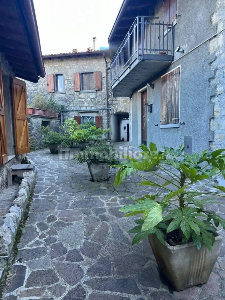 Rustico - Casale in affitto a Adrara San Rocco