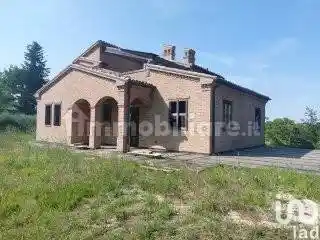 Villa in vendita a Treia