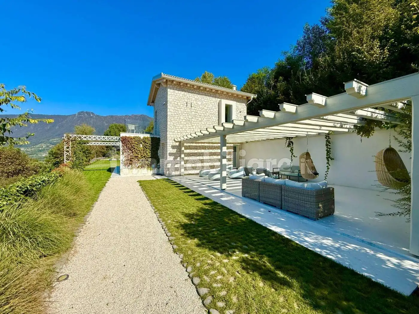 Villa in vendita a Sale Marasino