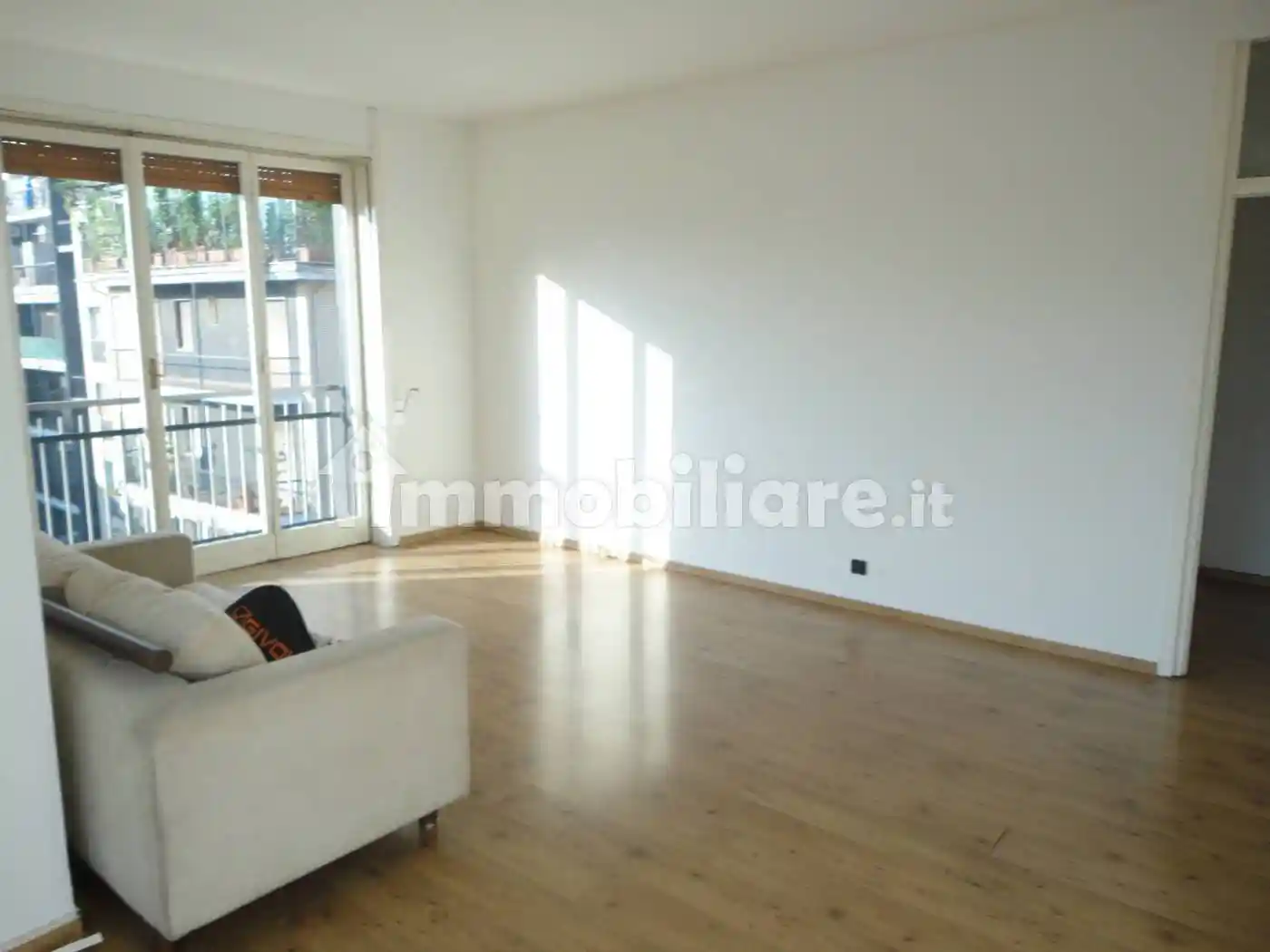 Trilocale da ristrutturare, sesto piano, Piazza Napoli, Milano - foto 4