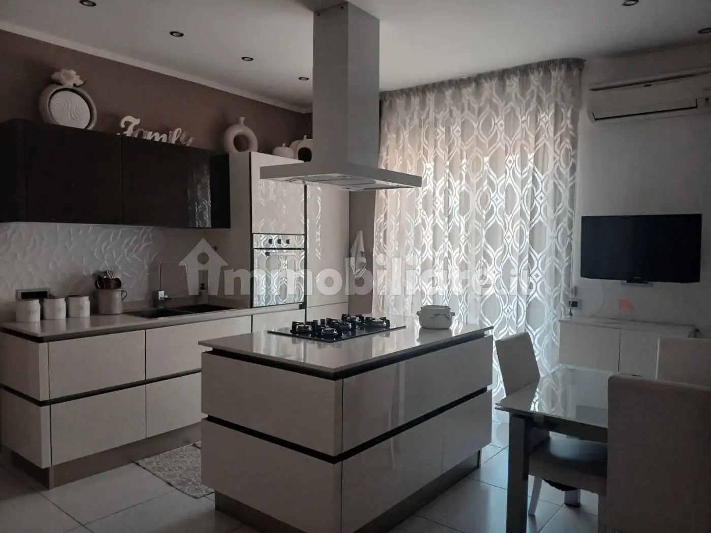 Appartamento in vendita a Napoli