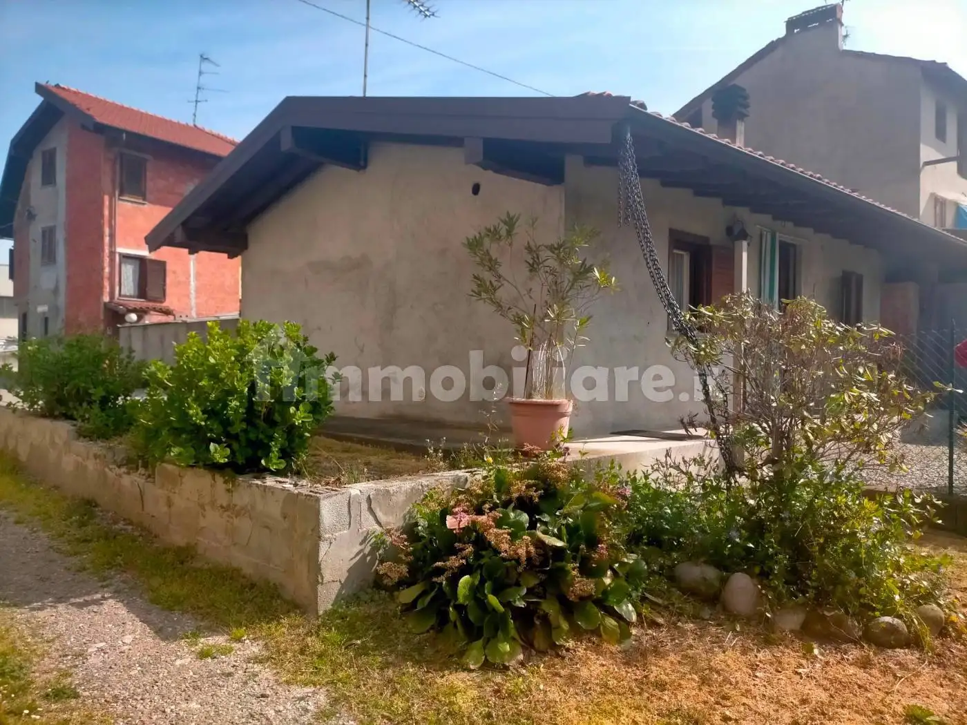Casa indipendente in vendita a Divignano