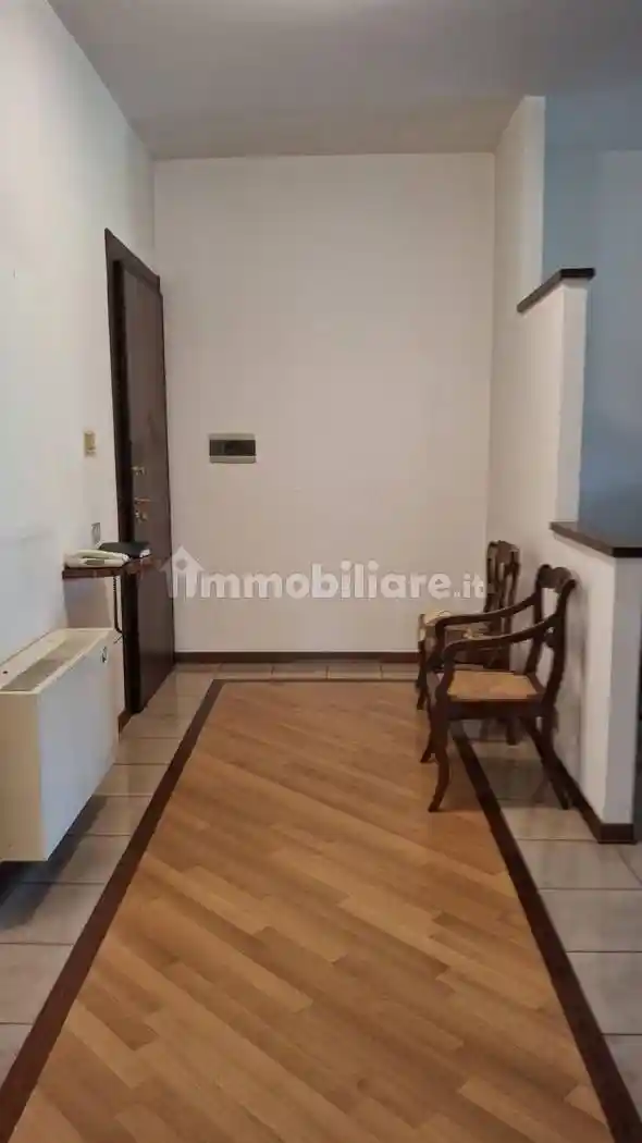 Appartamento buono stato, primo piano, Scacciapensieri, Siena - foto 3