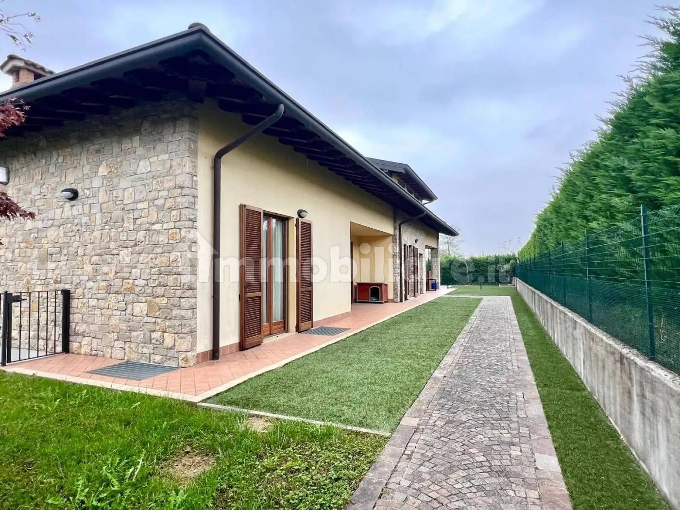 Villa in vendita a Albano Sant'Alessandro