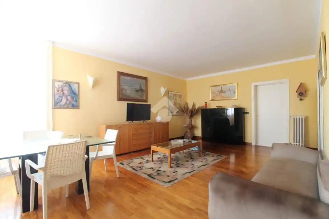 Appartamento via Senarica 22, Centro, Roseto degli Abruzzi - foto 2