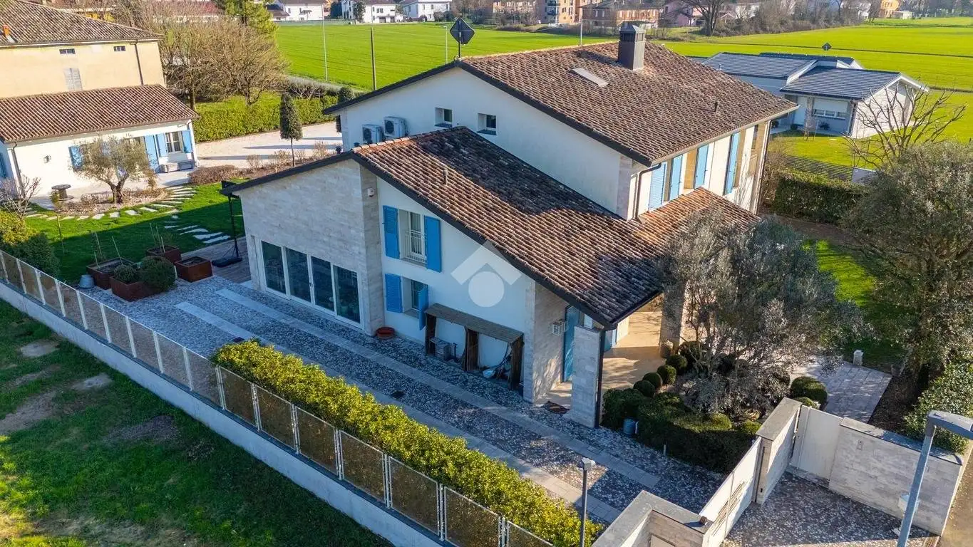 Villa in vendita a Poviglio
