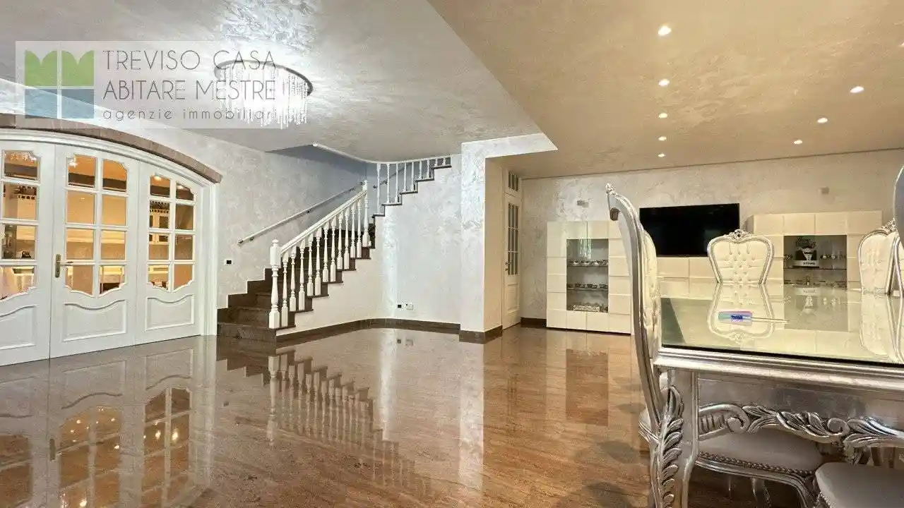 Villa in vendita a Paese