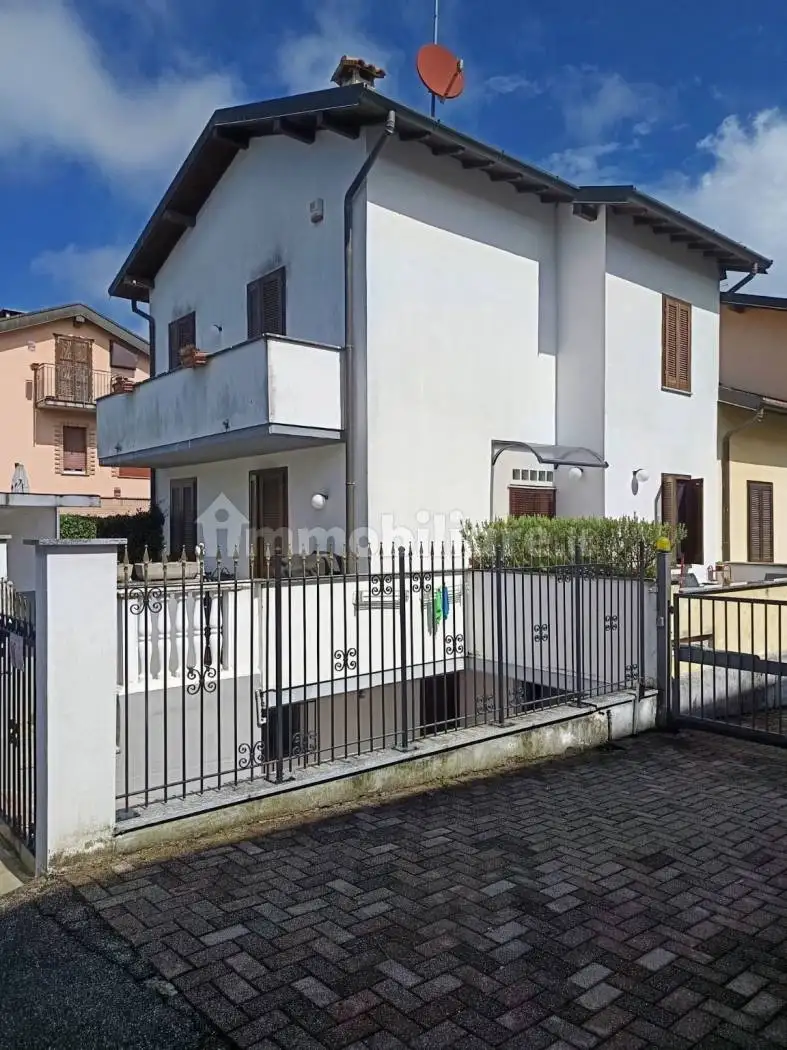 Villetta a schiera in vendita a Vertemate con Minoprio