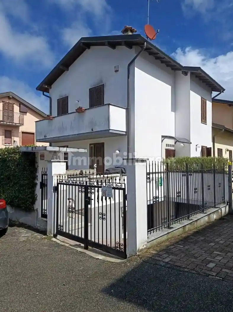 Villa a schiera via del Rì, Vertemate con Minoprio - foto 2