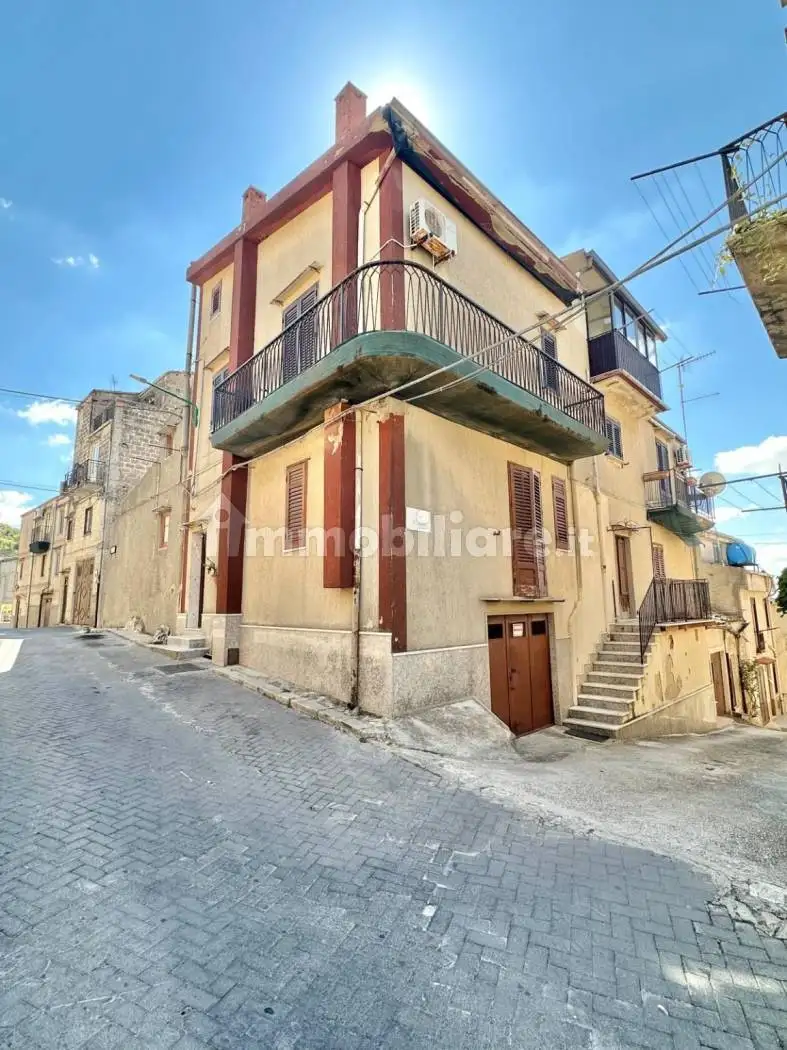 Casa indipendente in vendita a Bisacquino