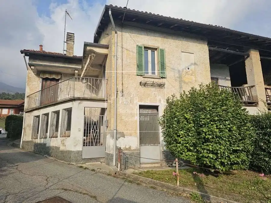 Rustico, da ristrutturare, 121 m², Barasso - foto 2