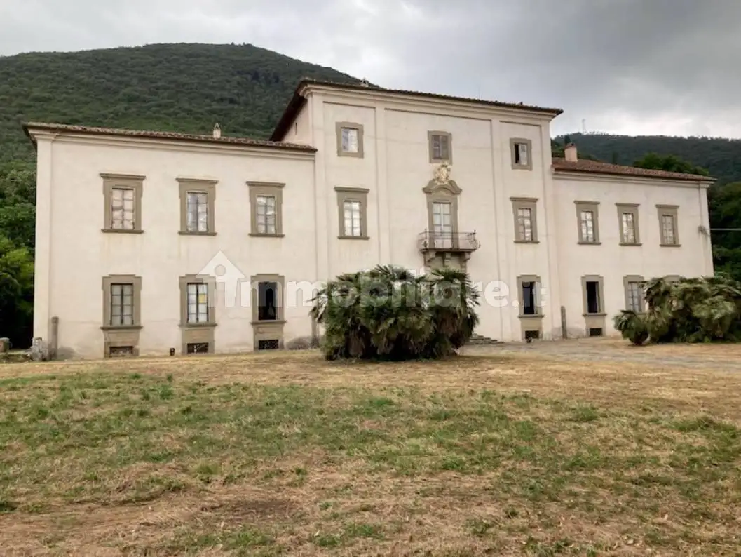 Villa in asta a San Giuliano Terme