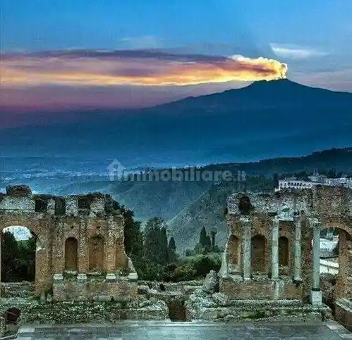 Palazzo - Edificio in vendita a Taormina