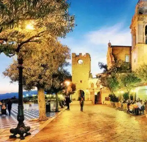 Palazzo - Edificio in vendita a Taormina