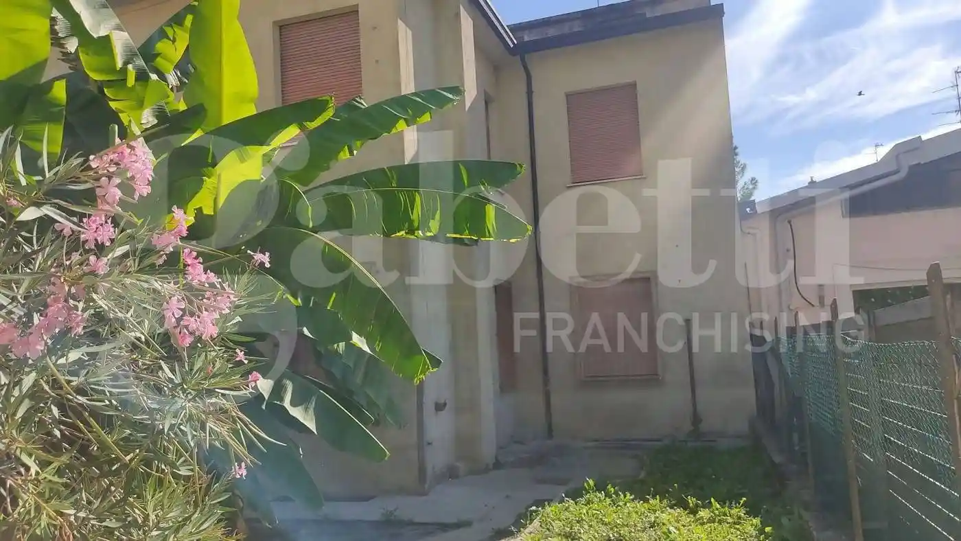 Casa indipendente in vendita a Faenza