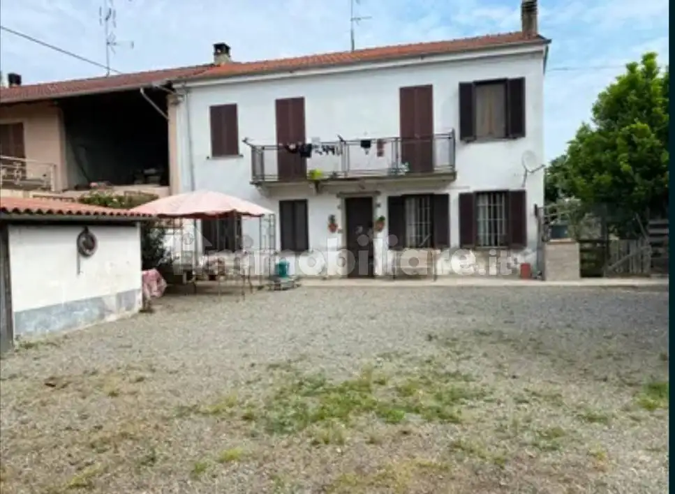 Casa indipendente in asta a Rive