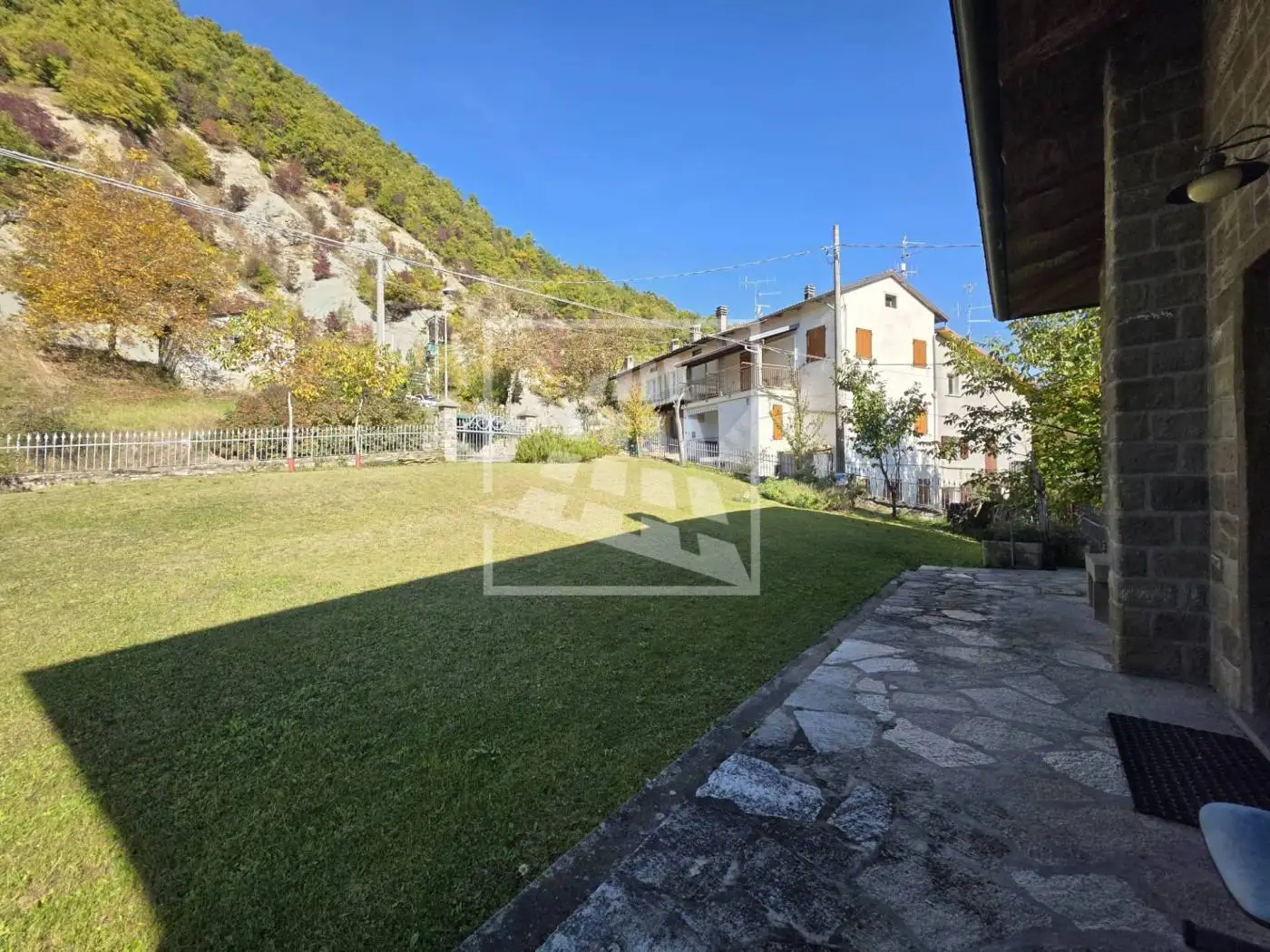 Villa bifamiliare via Iatica 9 e 11, Carpineti - foto 5