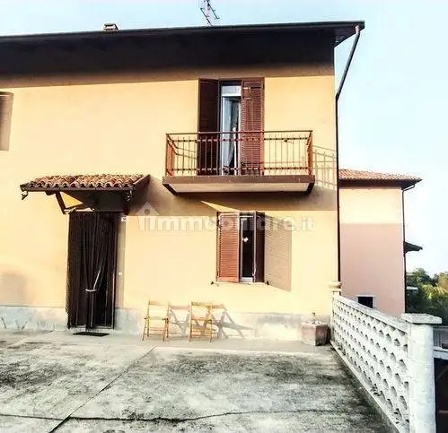 Villa in vendita a Camino