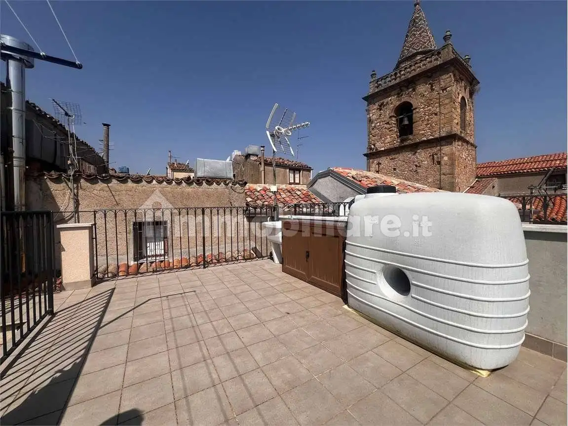 Appartamento in vendita a Geraci Siculo