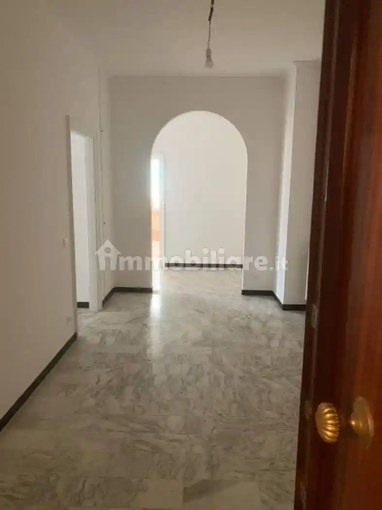 Trilocale corso Carbonara 15, Carmine, Genova - foto 2