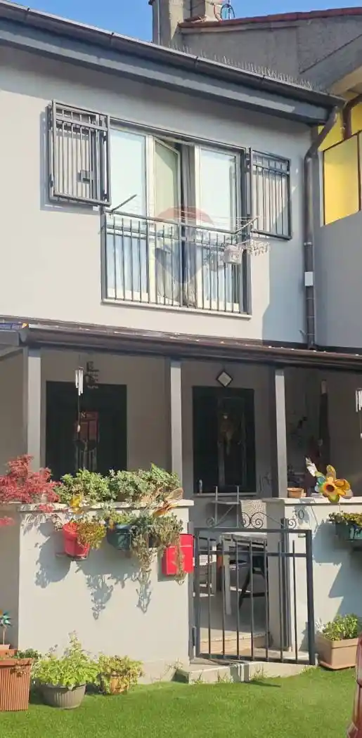 Casa indipendente in vendita a Chignolo Po