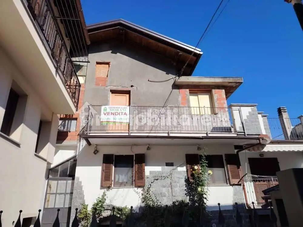 Casa indipendente in vendita a Issogne