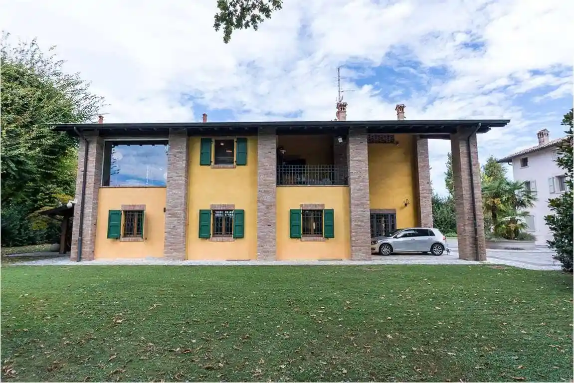 Villa in vendita a Modena