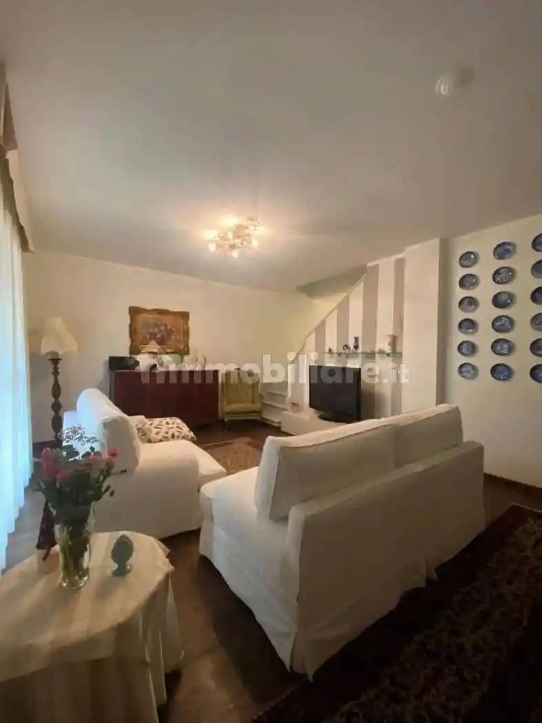 Villa in vendita a Carrara