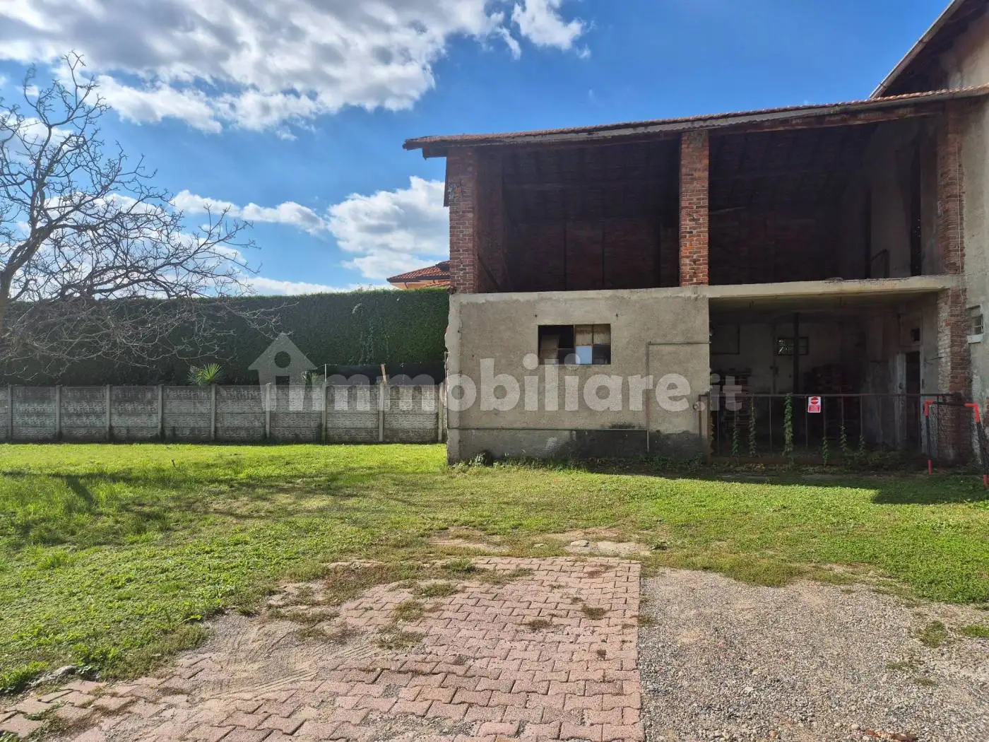 Rustico - Casale in vendita a Fenegrò